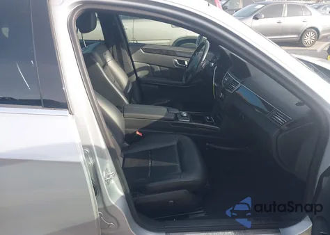 2012 Mercedes-Benz E 350 z USA, uszkodzony, nr VIN WDDHF5KB7CA555559